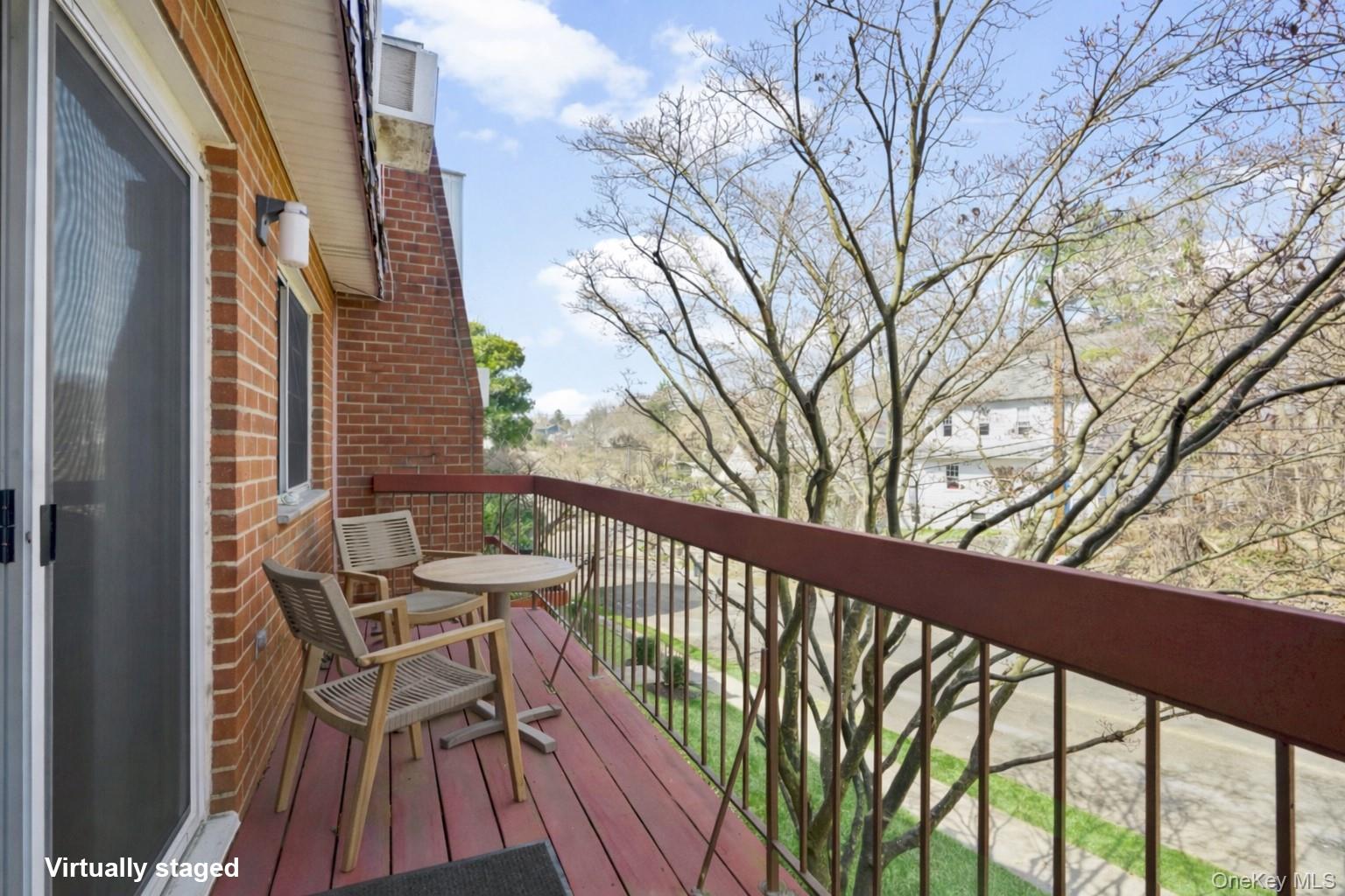 55 N Broadway 3-14 Property Photo 9