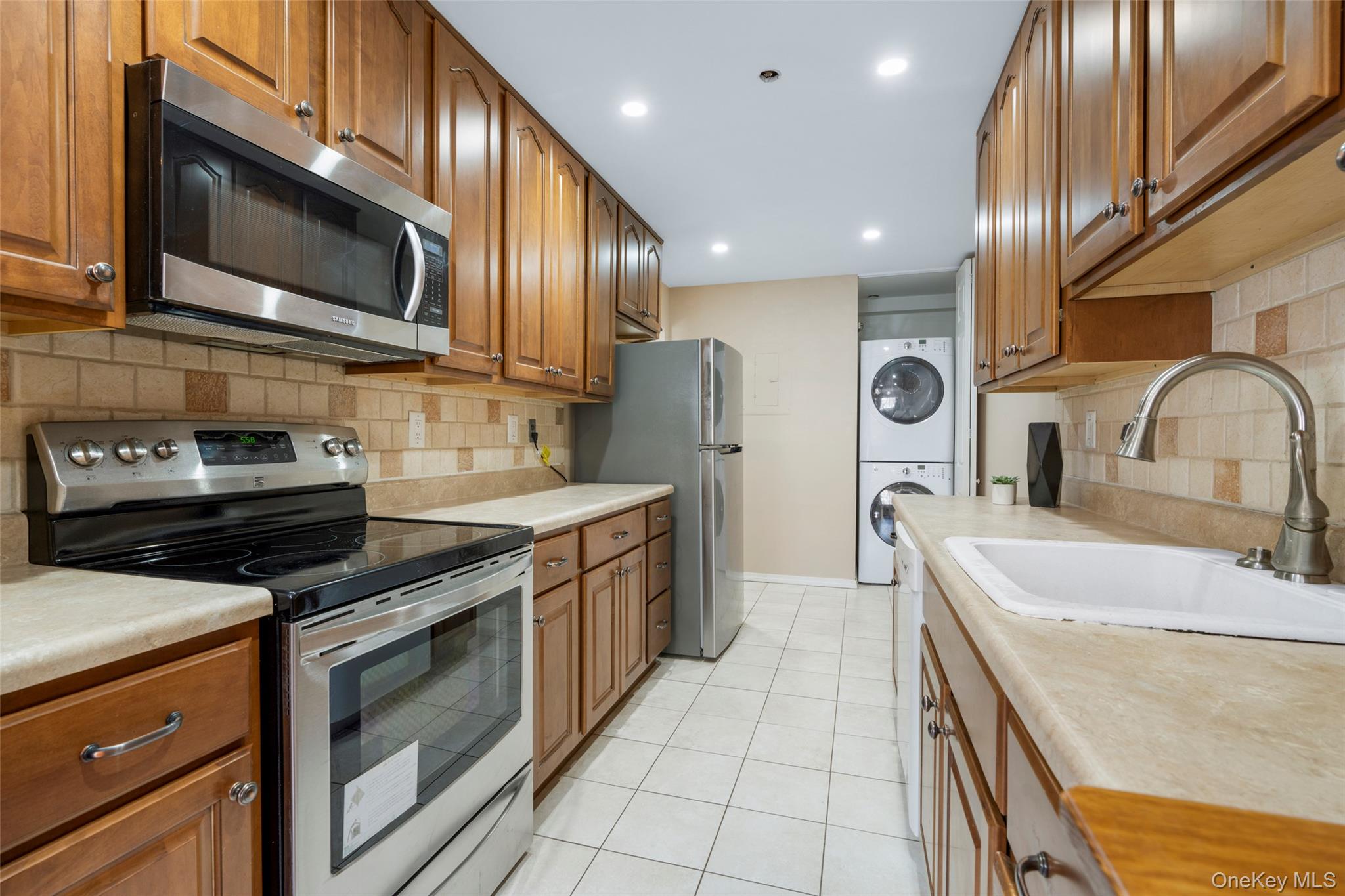 55 N Broadway 3-14 Property Photo 21