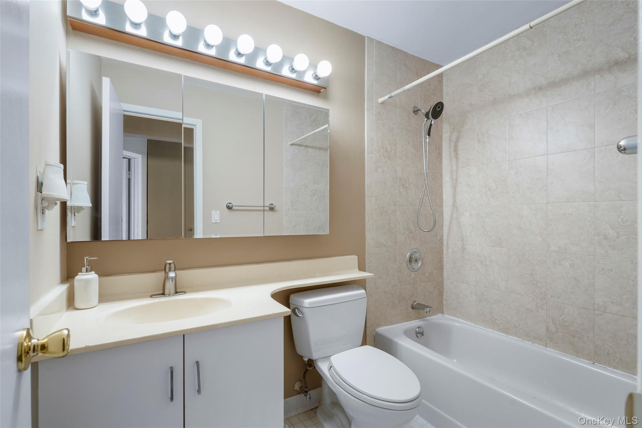 55 N Broadway 3-14 Property Photo 30