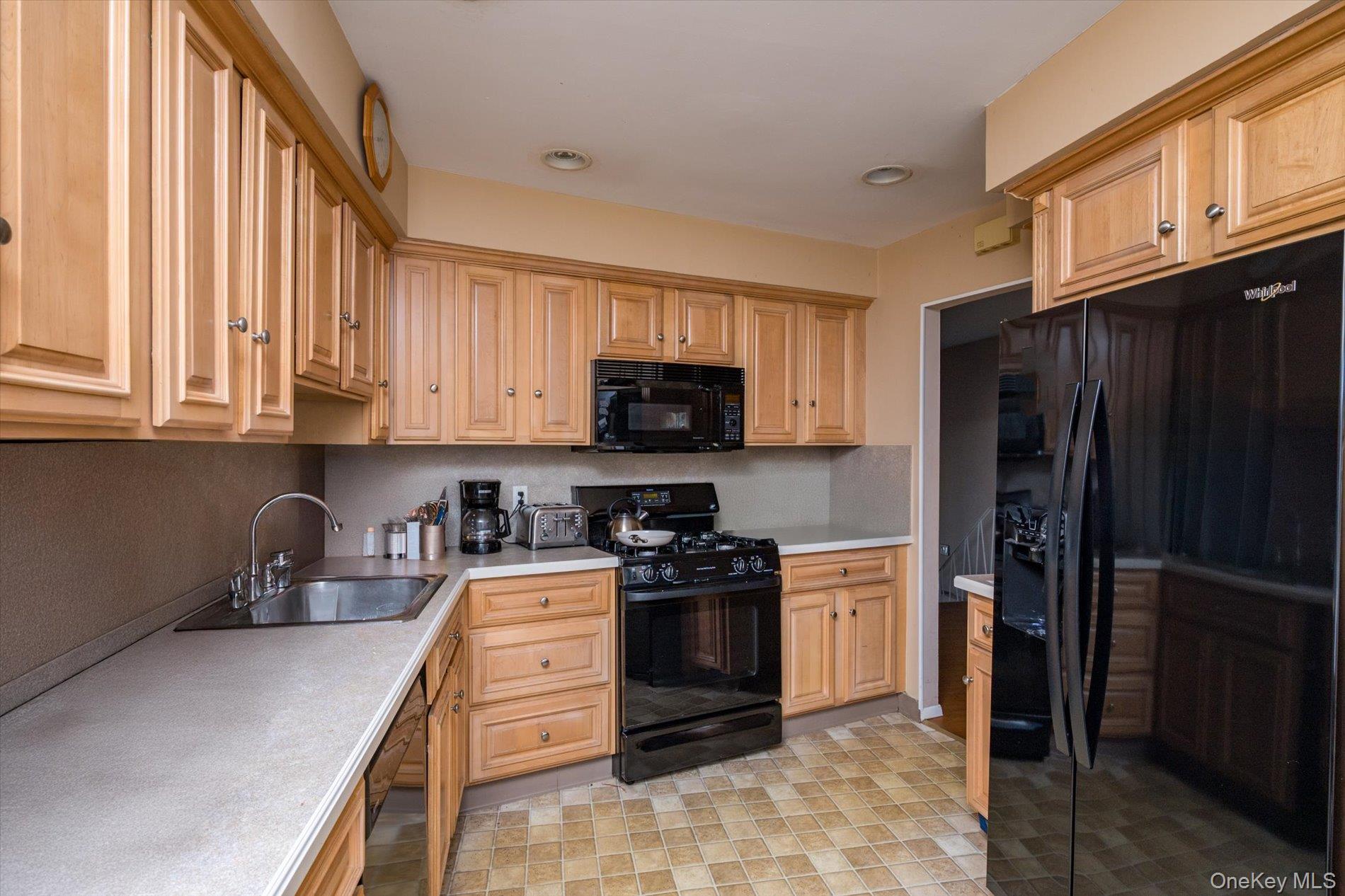 42 Netto Lane Property Photo 4