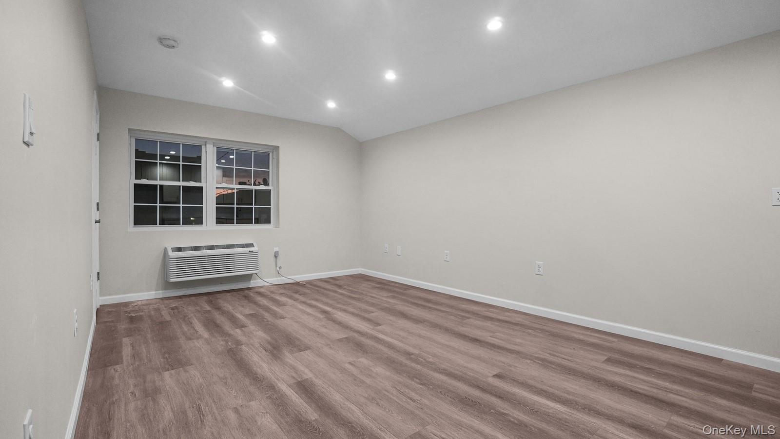 332 Underhill Avenue Property Photo 15