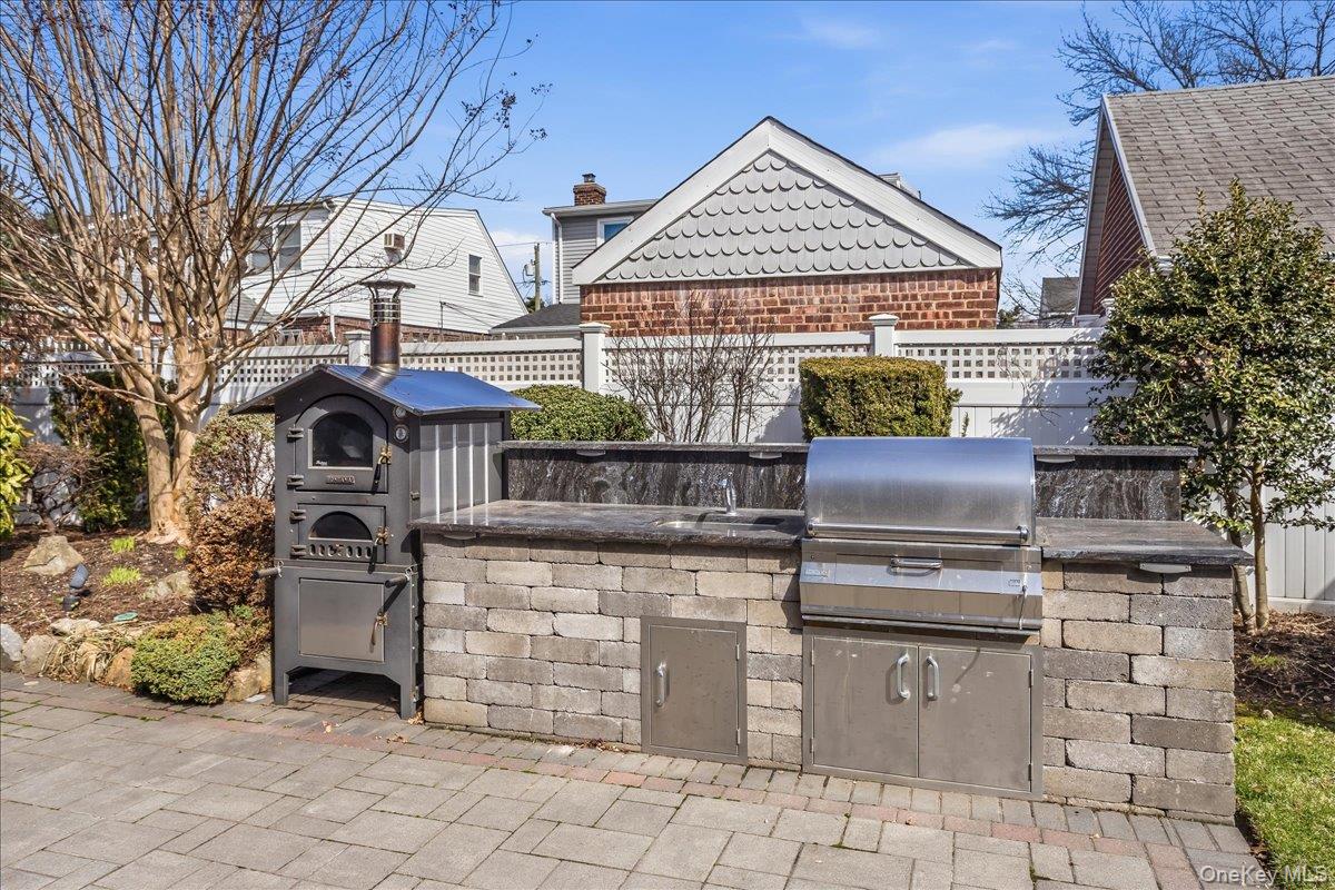 263 James Street Property Photo 23