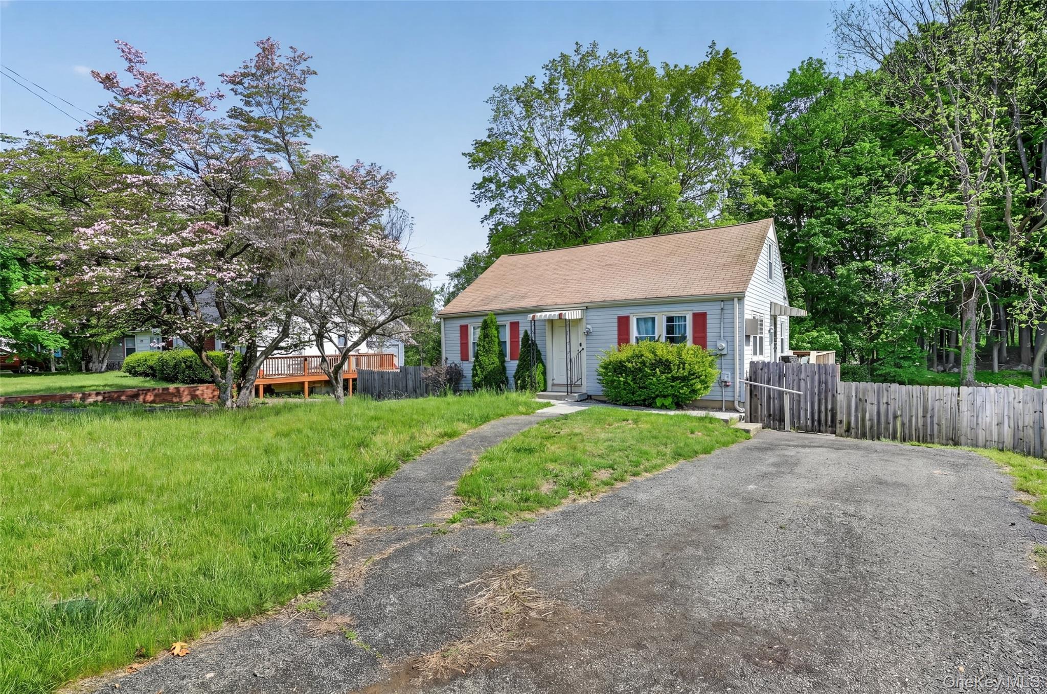 20 Hilltop Drive Property Photo 2