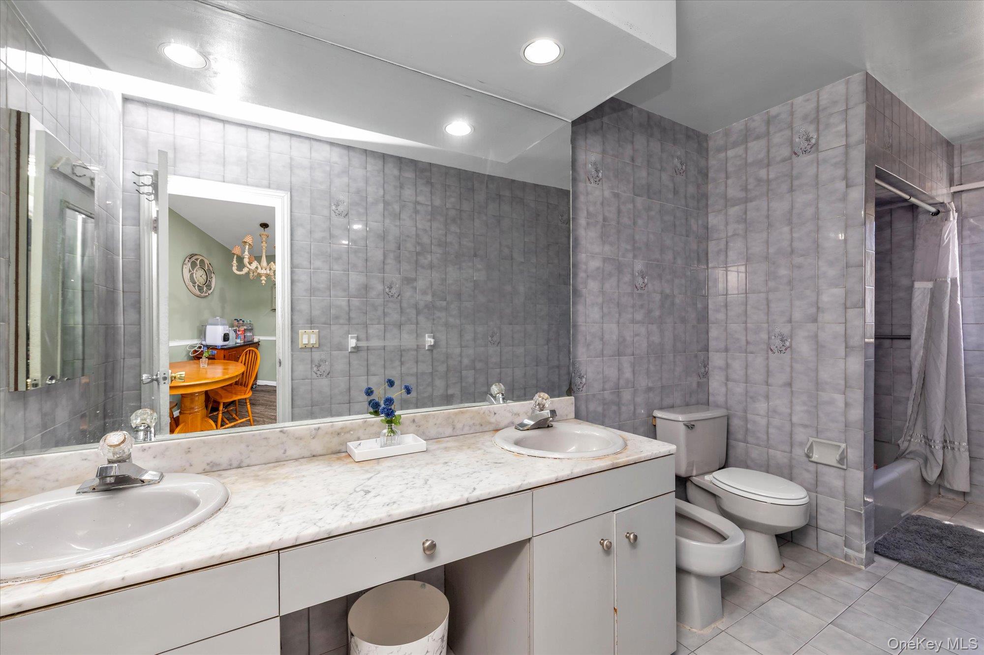 1118 W Broadway Property Photo 12