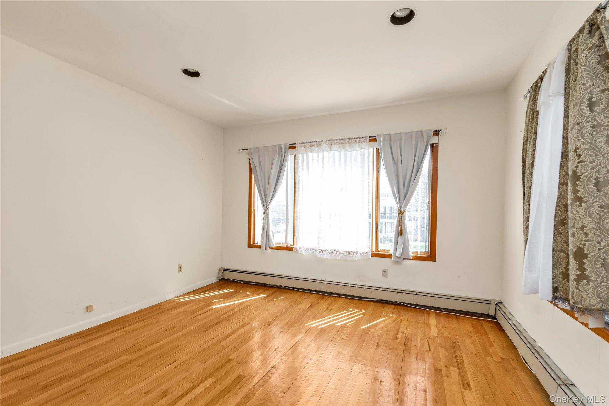 1118 W Broadway Property Photo 14