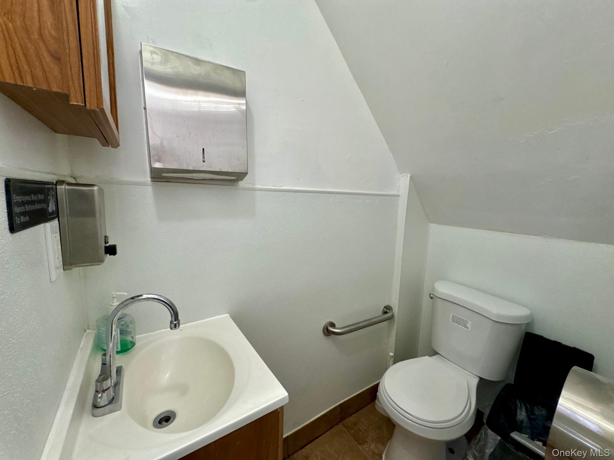 172-02 Linden Boulevard Property Photo 12