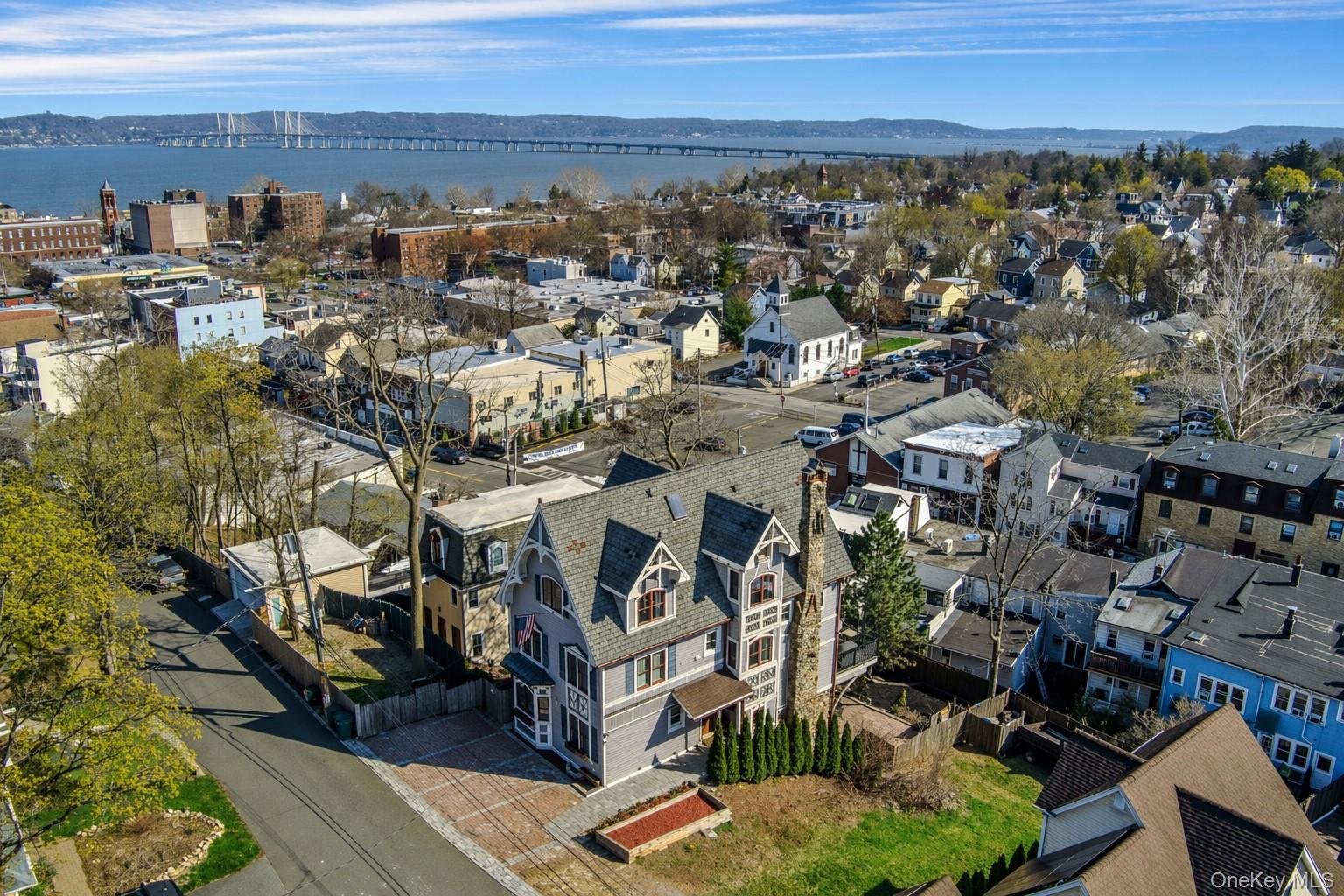 19 E Catherine Street Property Photo 2