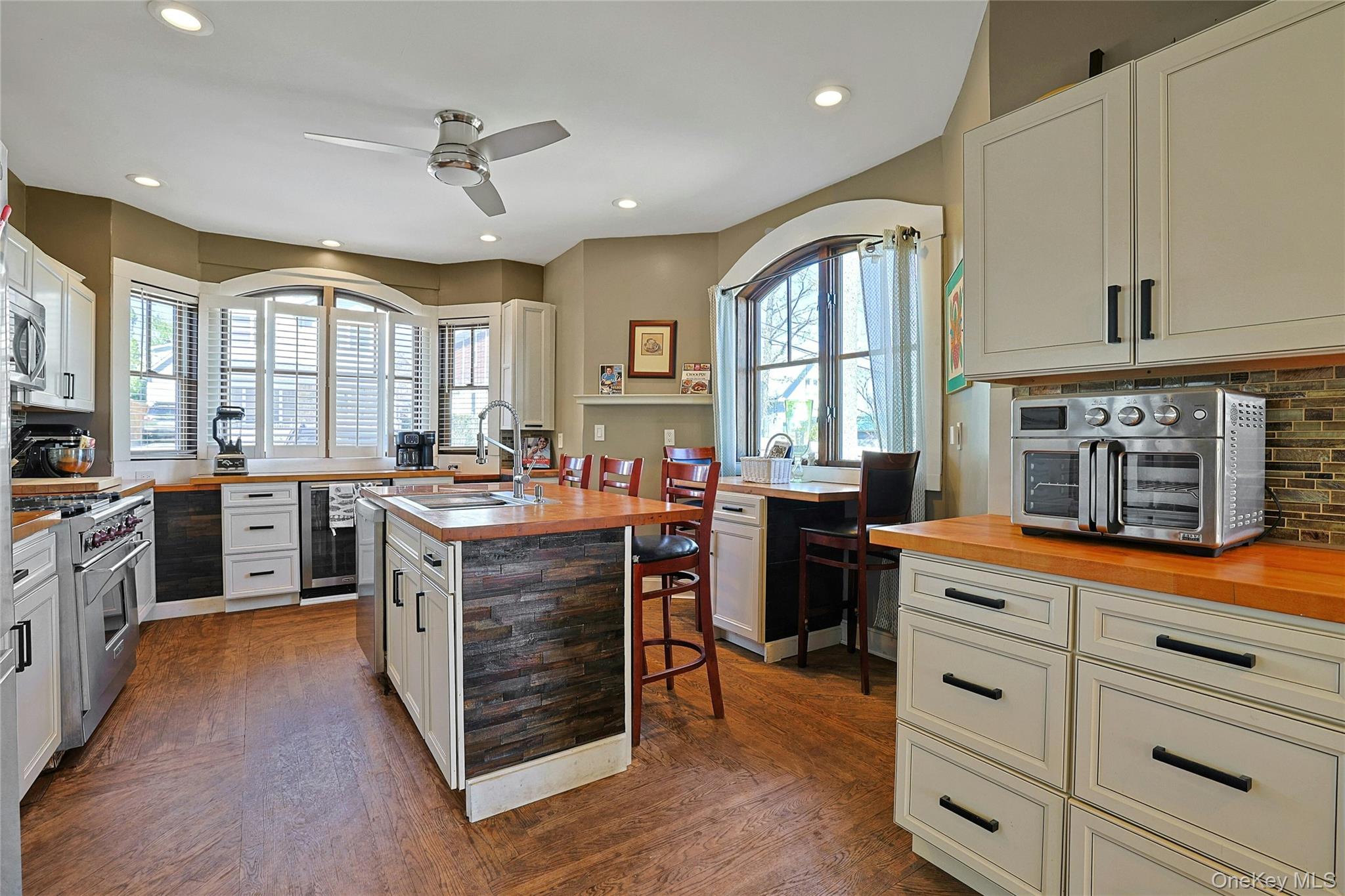 19 E Catherine Street Property Photo 13