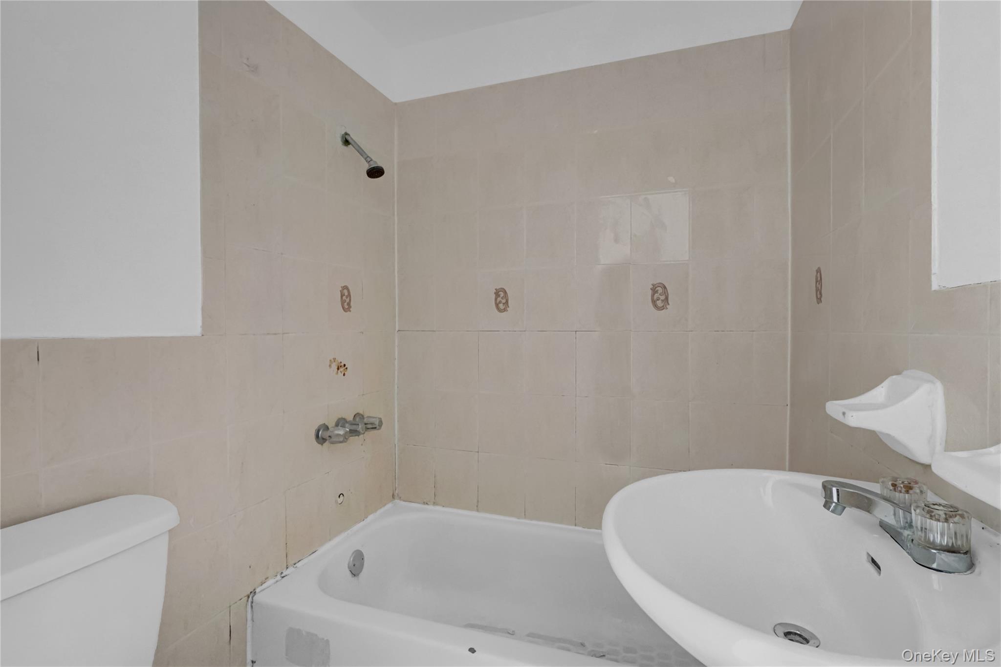 150-81 116th Road Property Photo 16