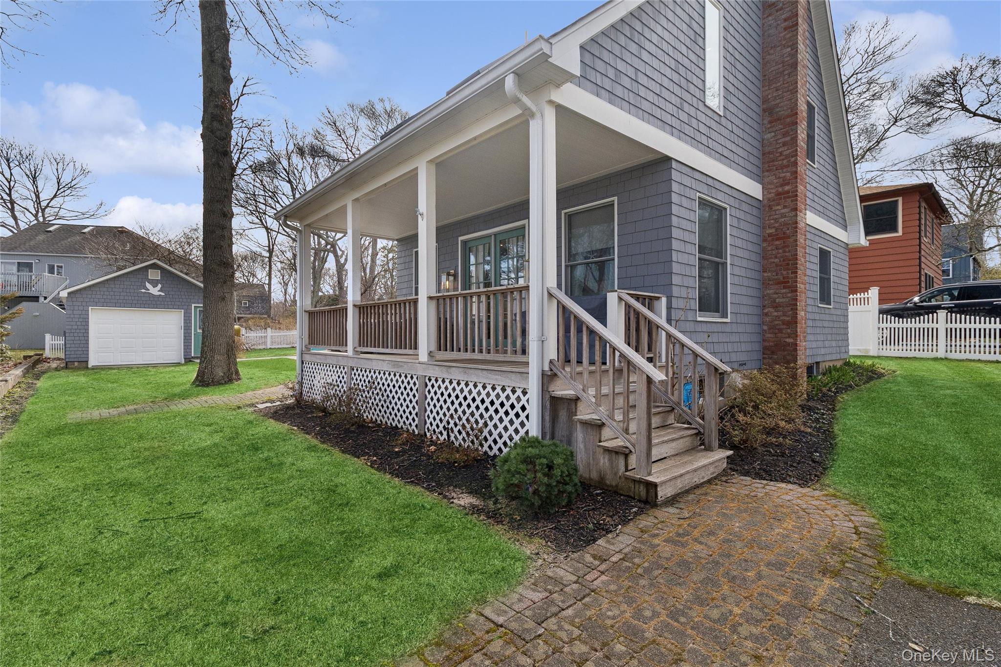 1050 Pine Avenue Property Photo 1