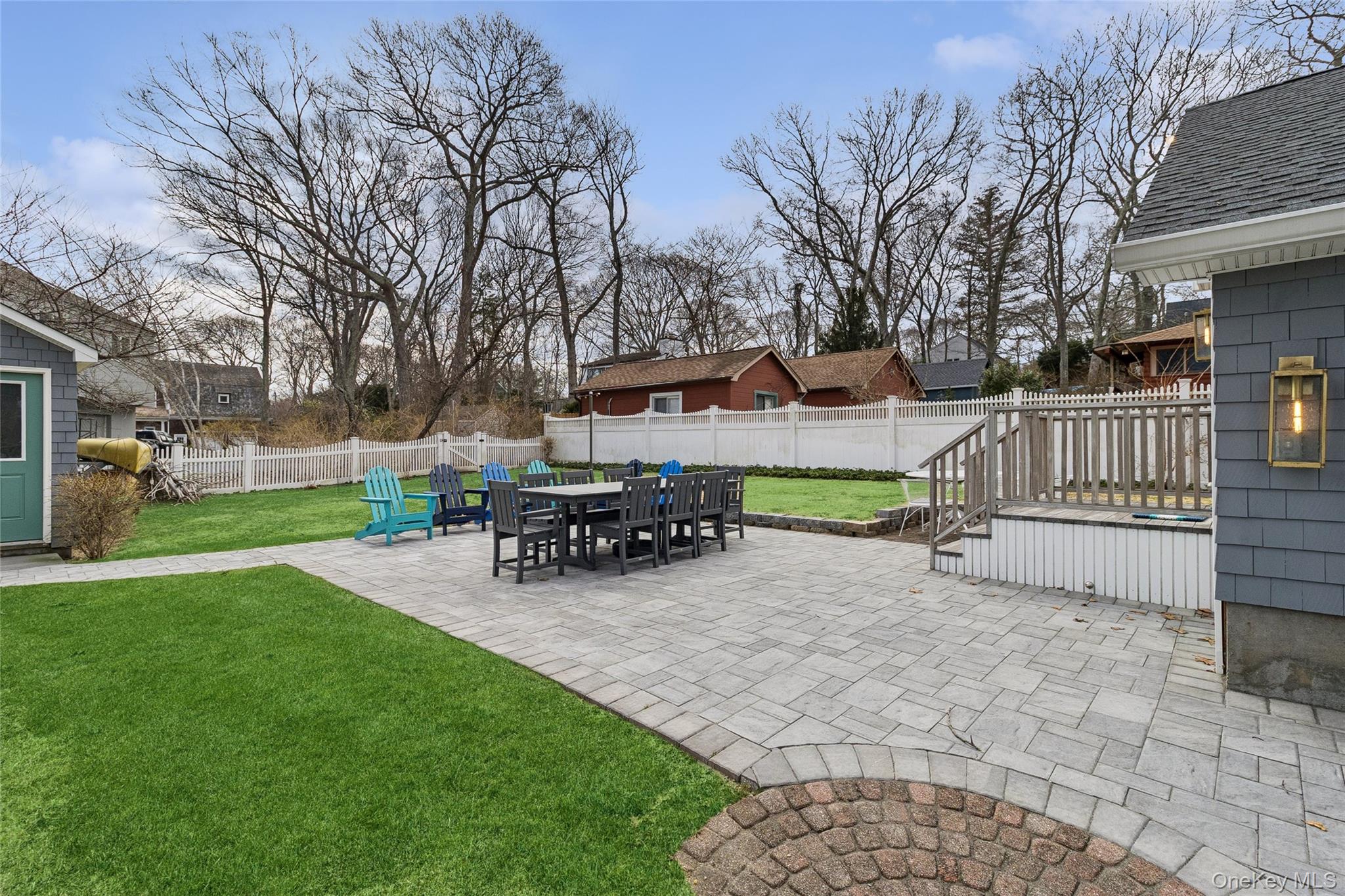 1050 Pine Avenue Property Photo 3