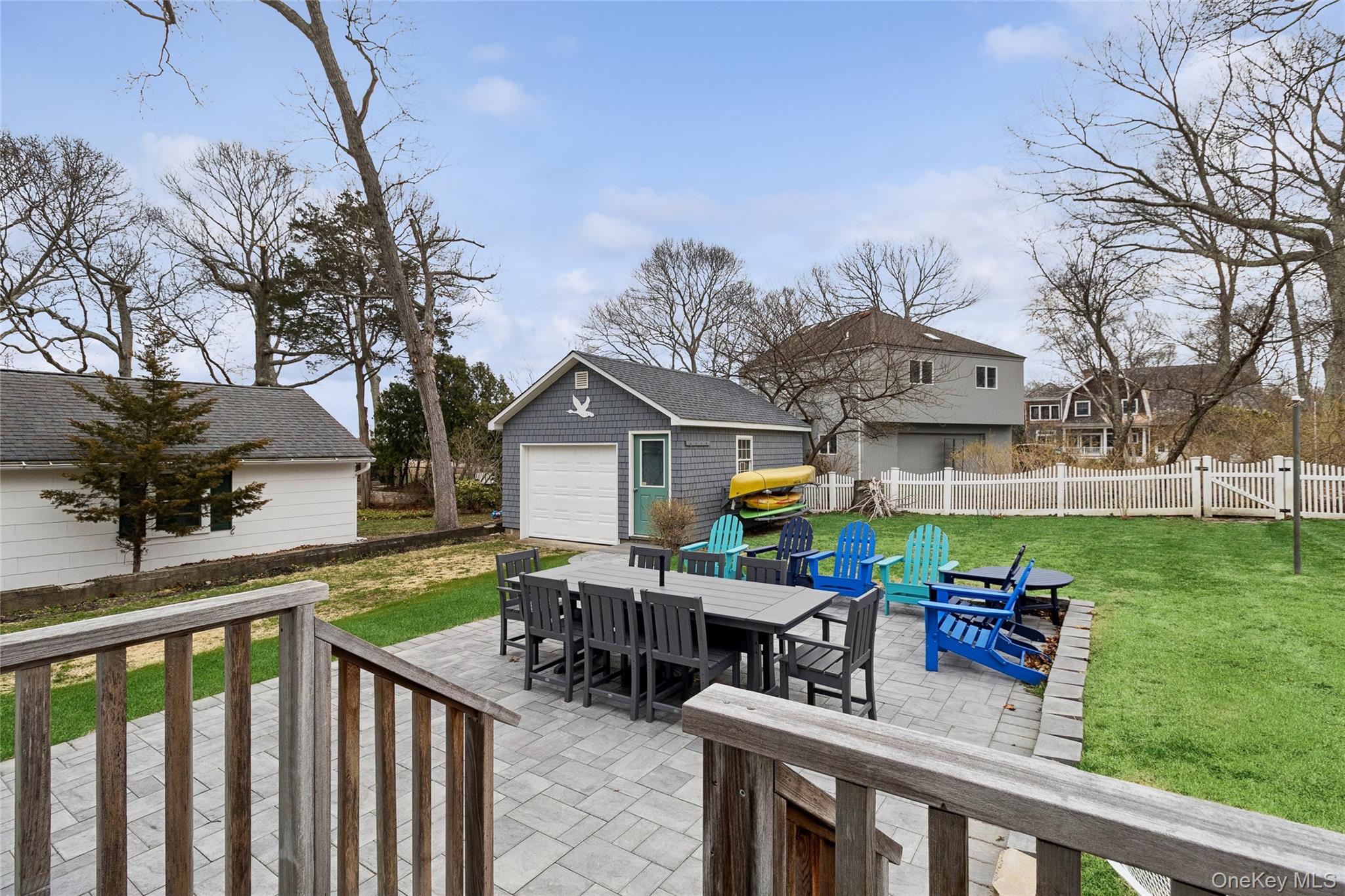1050 Pine Avenue Property Photo 4
