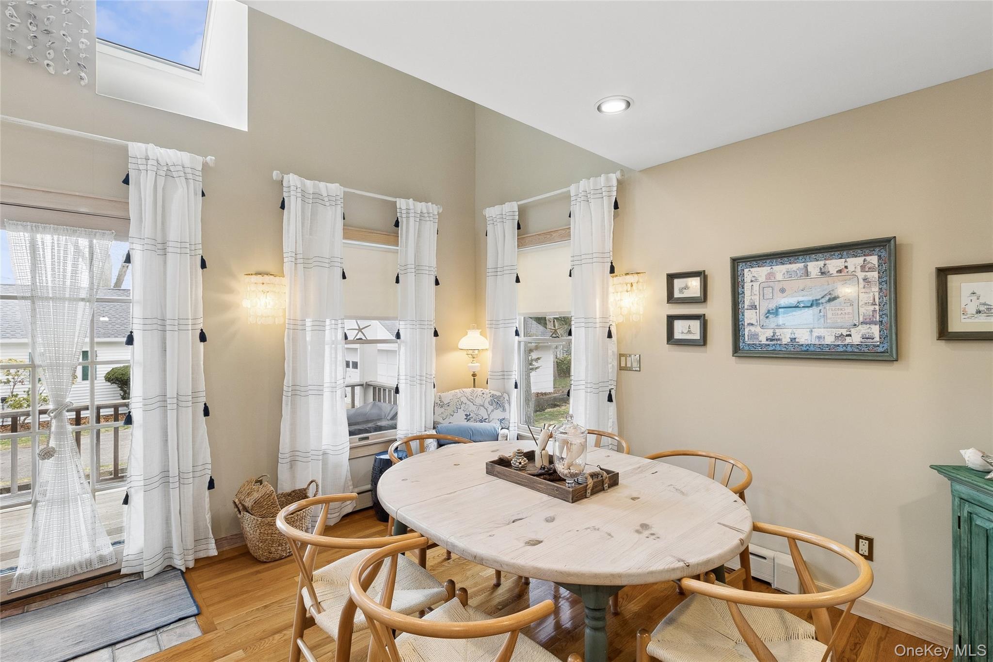 1050 Pine Avenue Property Photo 8