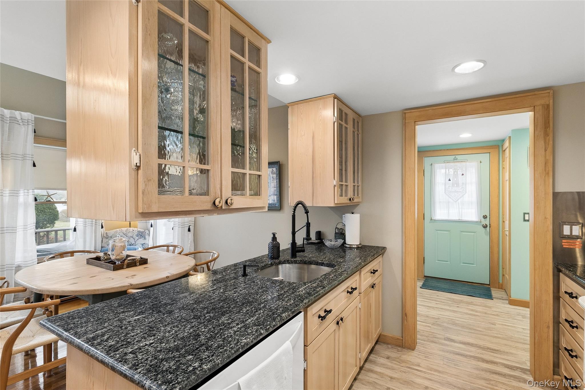 1050 Pine Avenue Property Photo 12