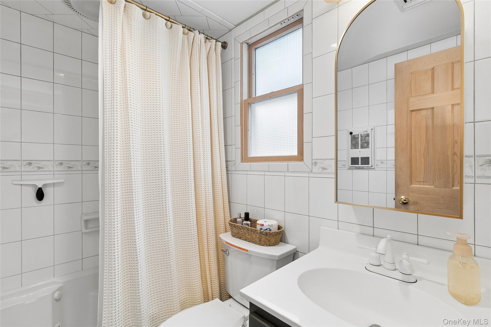 1050 Pine Avenue Property Photo 14