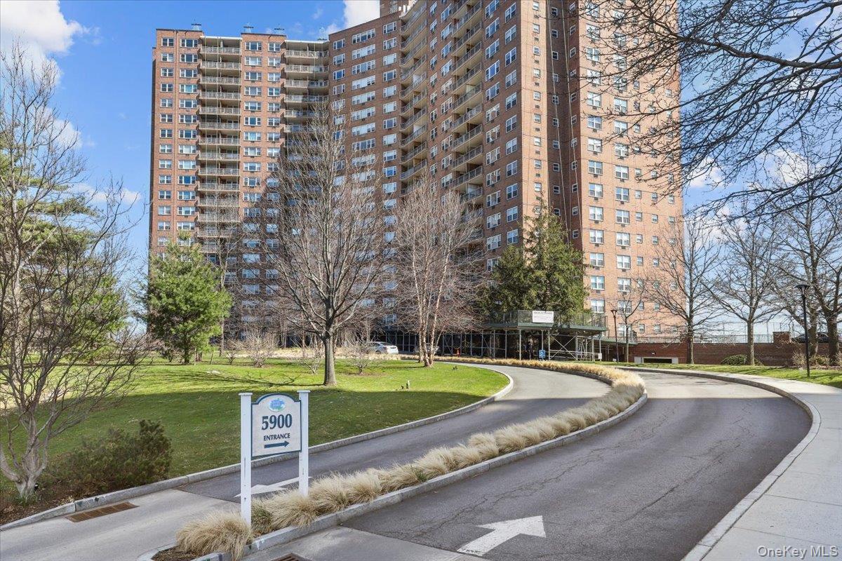 5900 Arlington Avenue 3s Property Photo 1