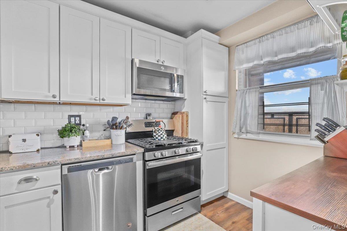 5900 Arlington Avenue 3s Property Photo 5
