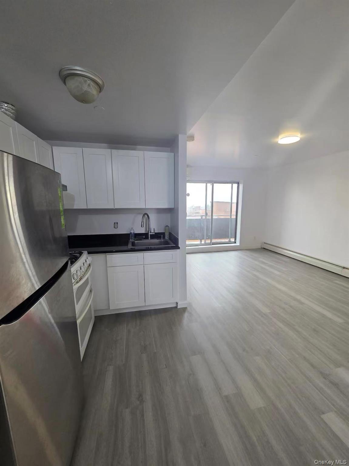 140-37 Cherry Avenue 8a Property Photo 6