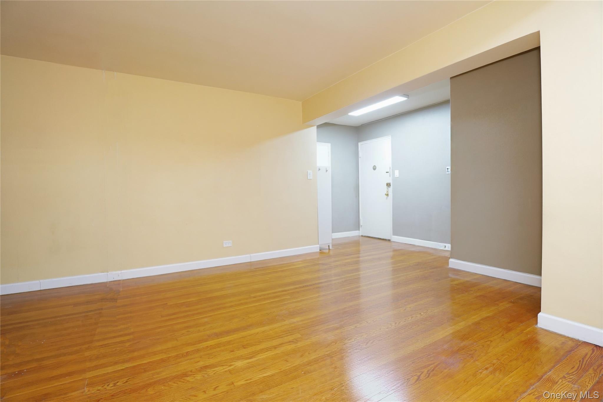 63-45 Saunders Street 3g Property Photo 4