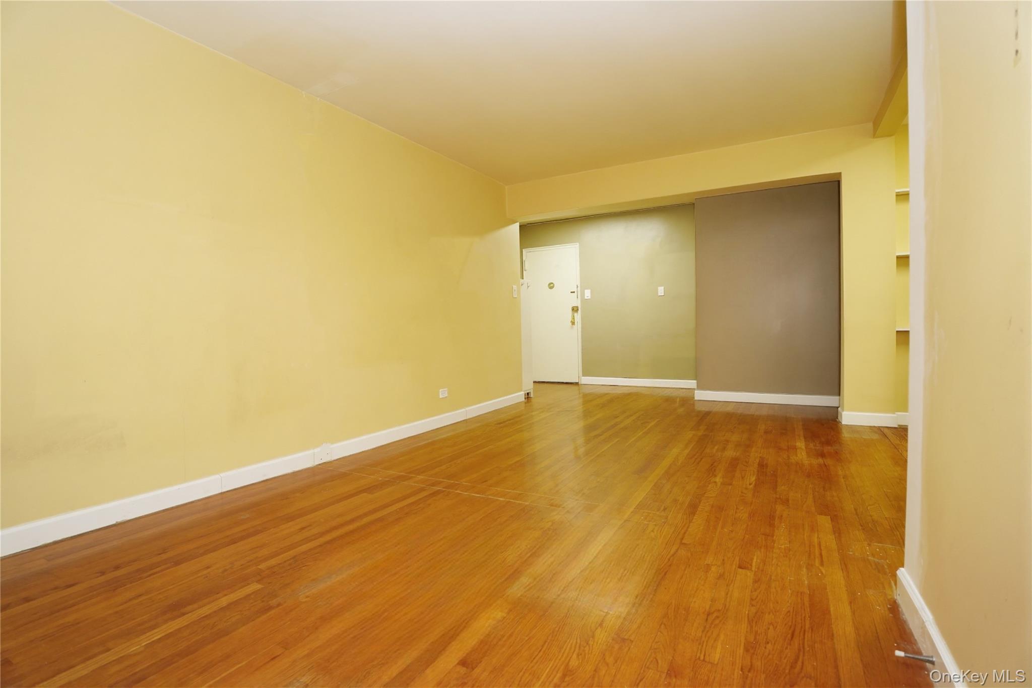 63-45 Saunders Street 3g Property Photo 6