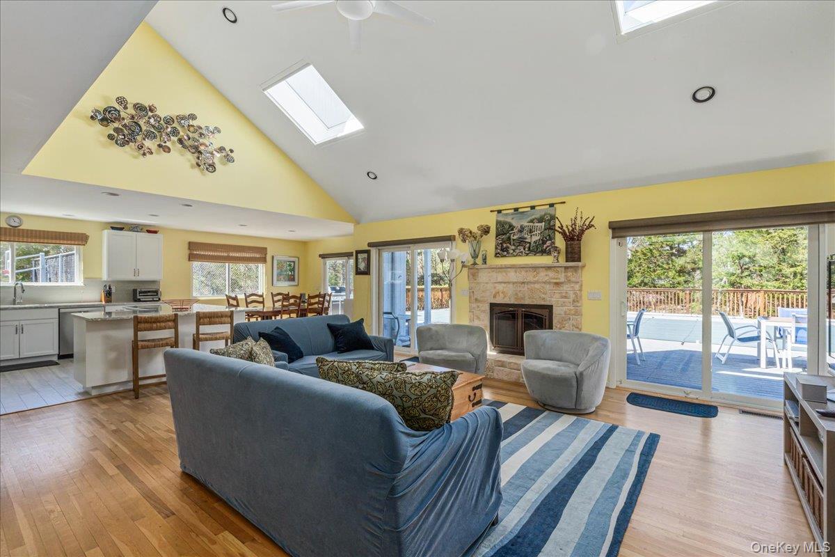 980180 Property Photo 4