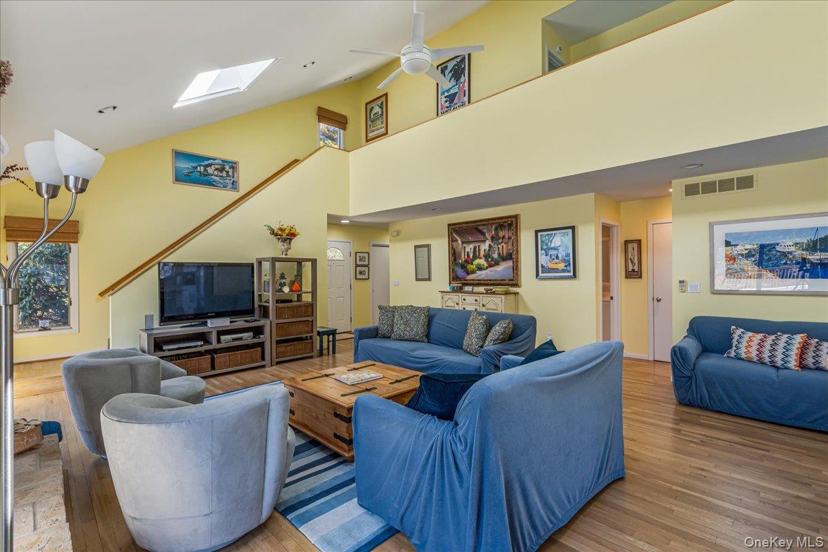 980180 Property Photo 5