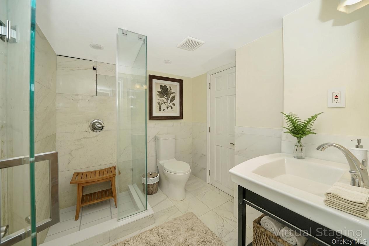 846 E 48th Street Property Photo 11