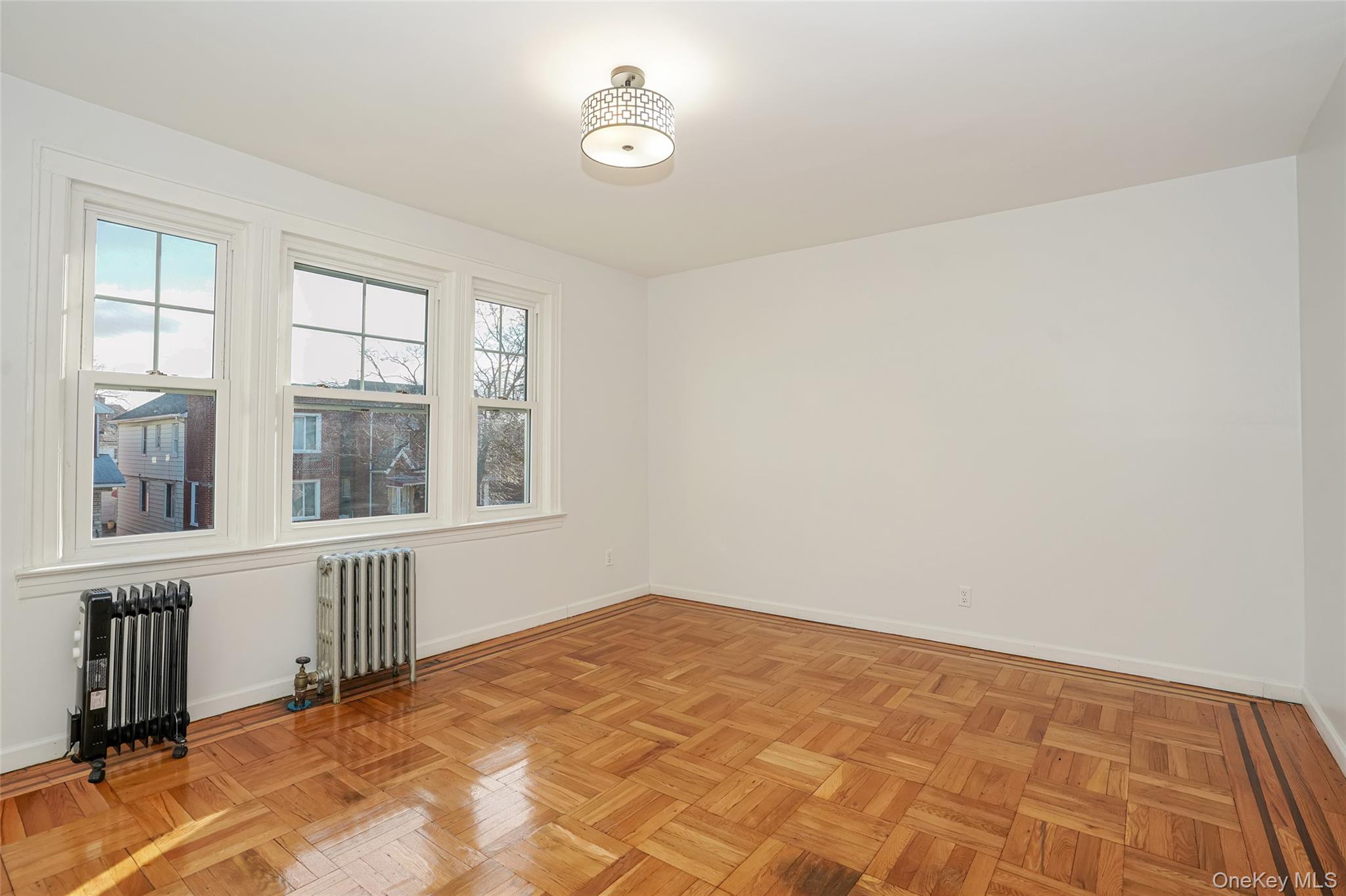 846 E 48th Street Property Photo 20