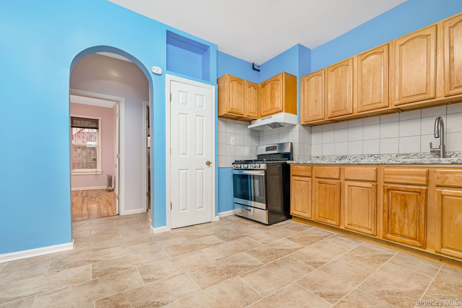 548 Sheffield Avenue Property Photo 8