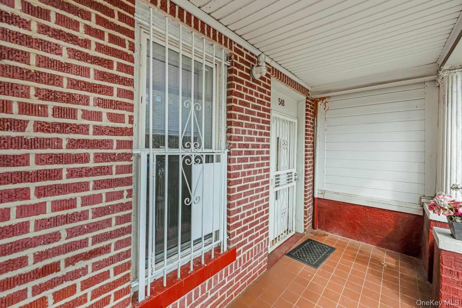 548 Sheffield Avenue Property Photo 11