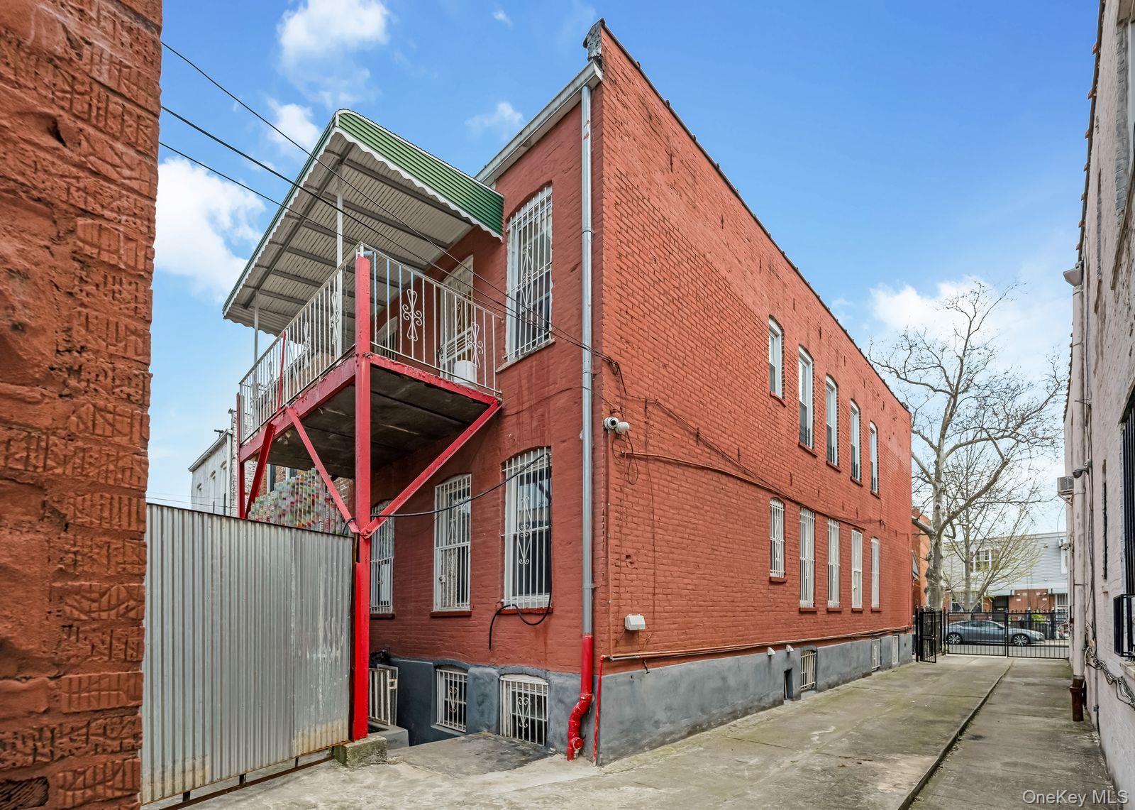 548 Sheffield Avenue Property Photo 15