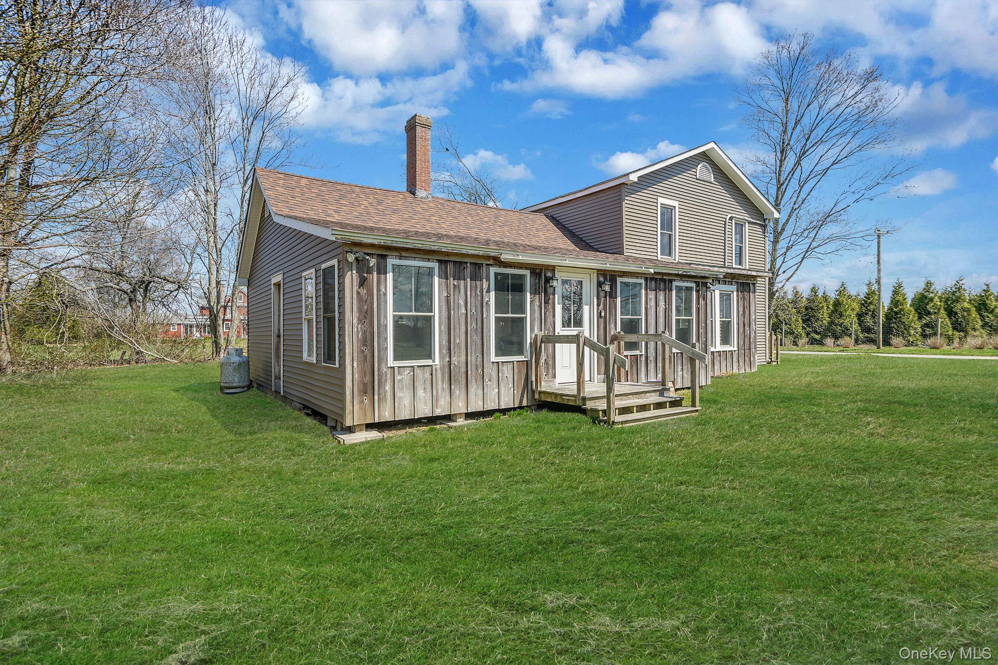 5528 Sound Avenue Property Photo 6