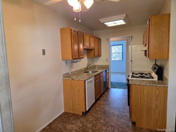 448 Somerset Drive H Property Photo 8