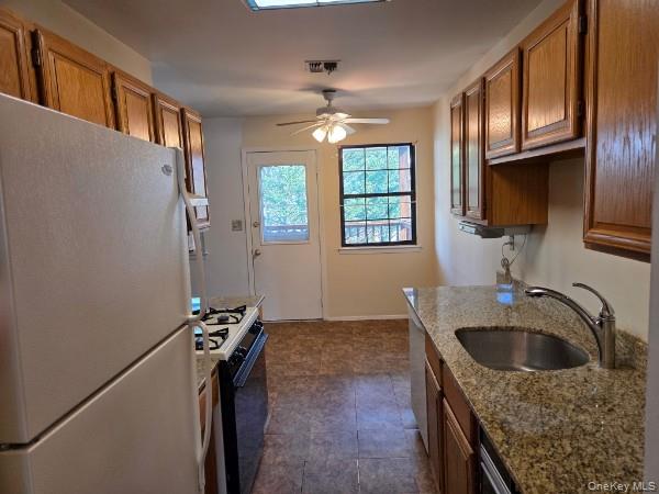 448 Somerset Drive H Property Photo 9