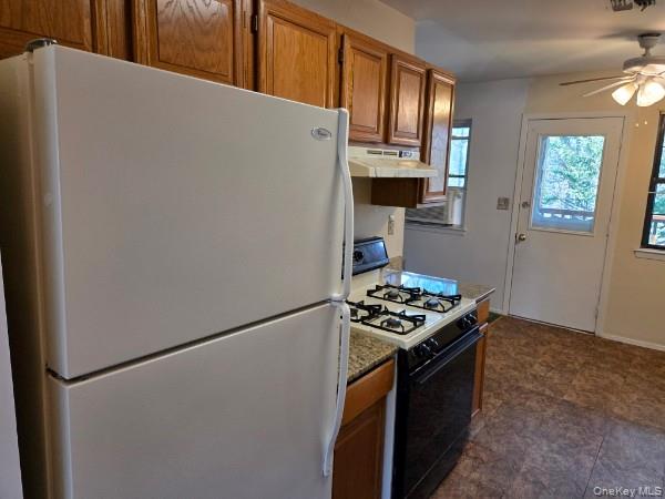 448 Somerset Drive H Property Photo 10