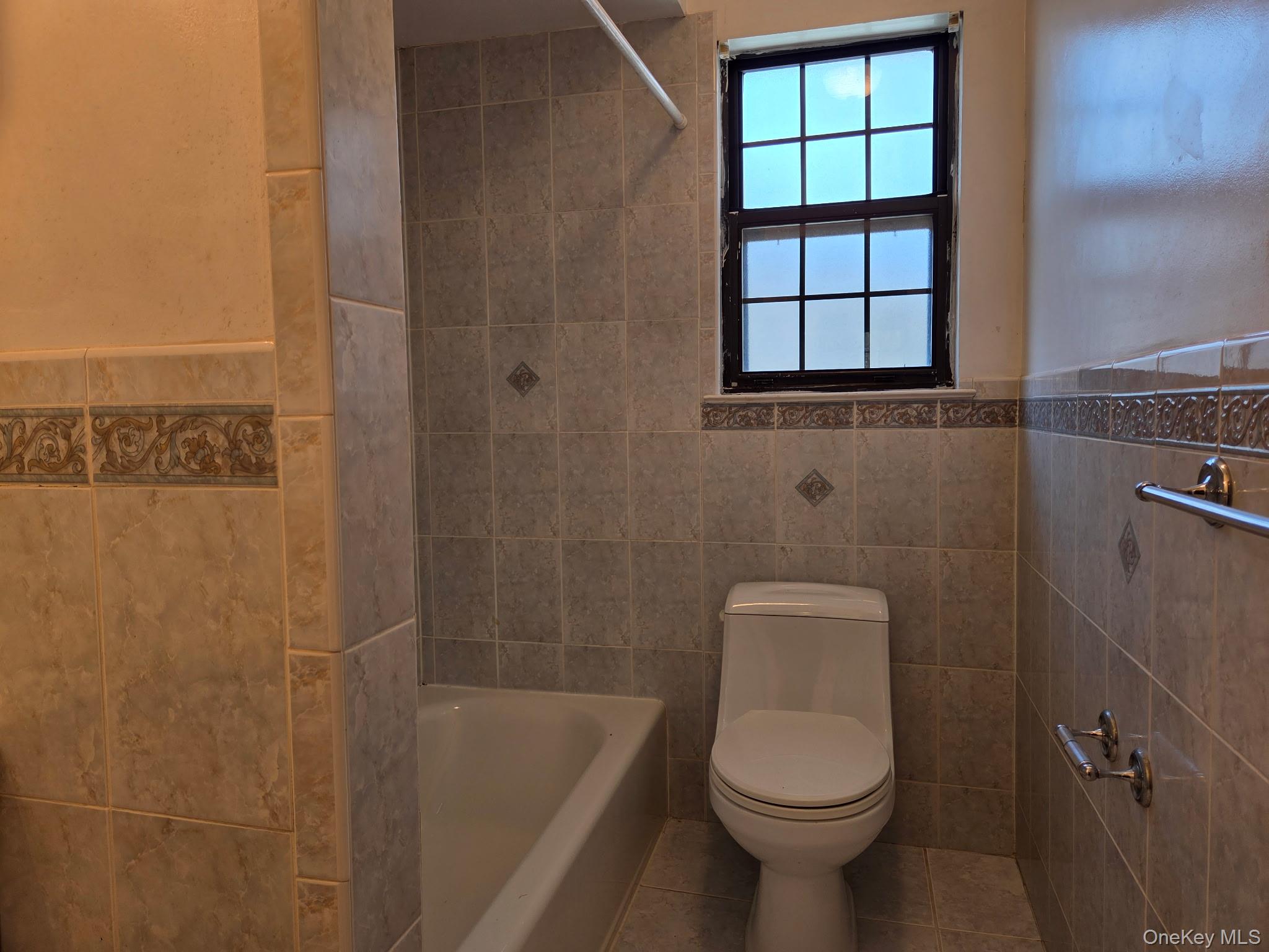 448 Somerset Drive H Property Photo 15