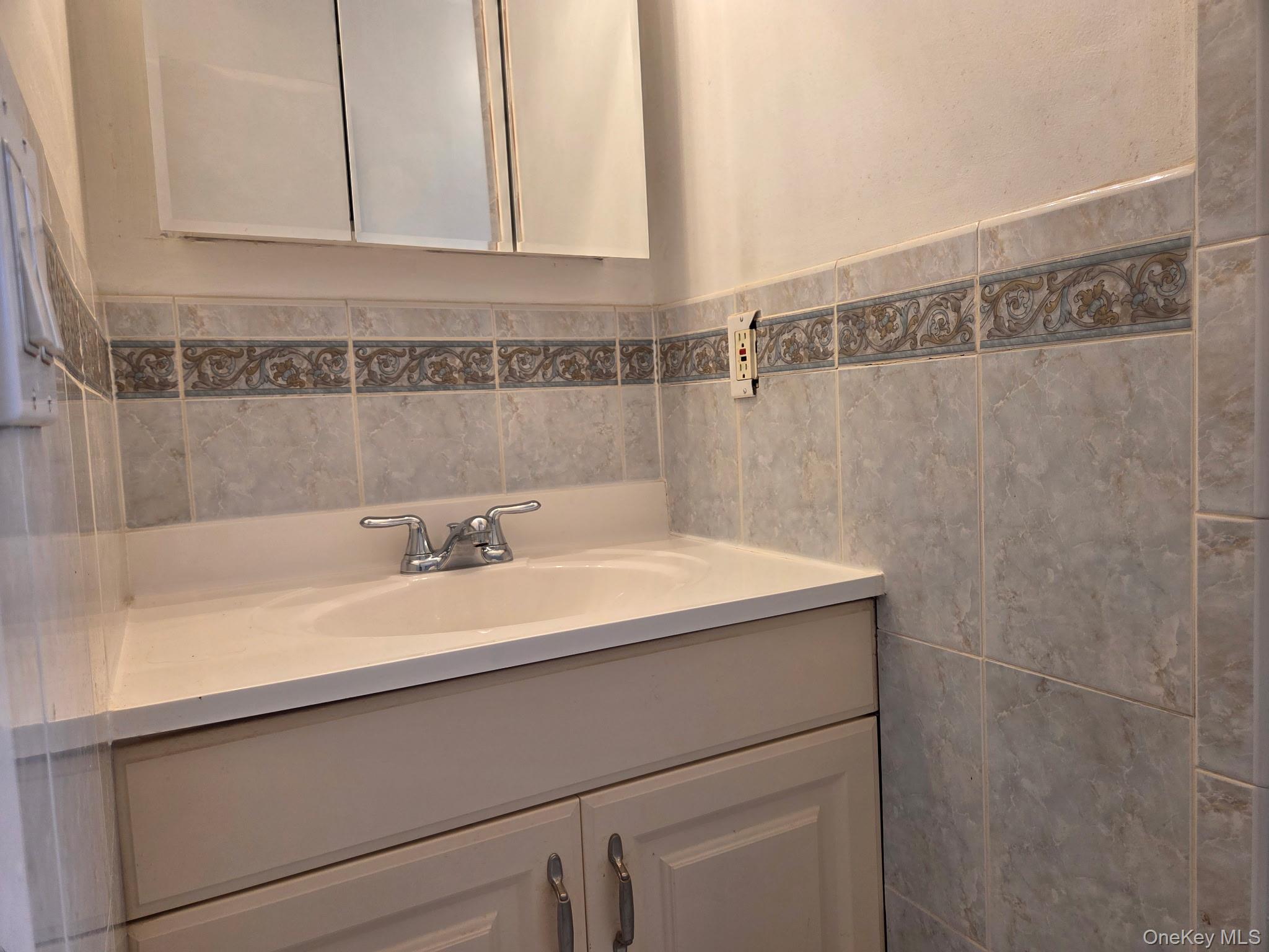 448 Somerset Drive H Property Photo 16