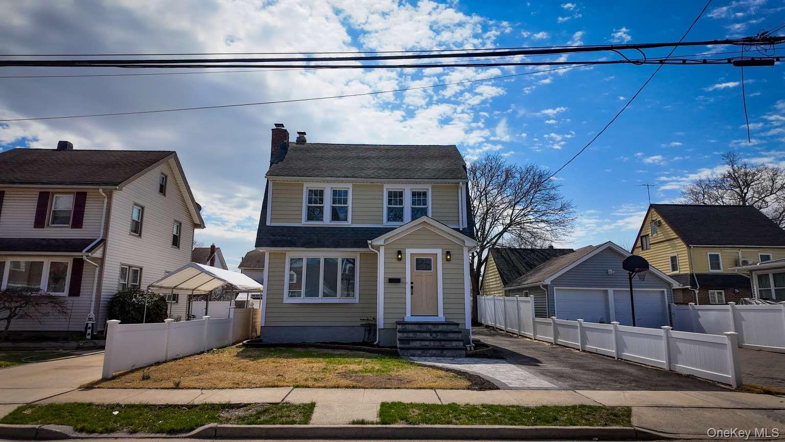 50 E Saint Marks Place Property Photo 1
