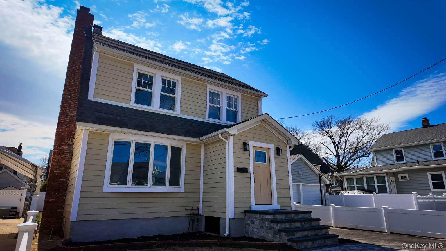 50 E Saint Marks Place Property Photo 2