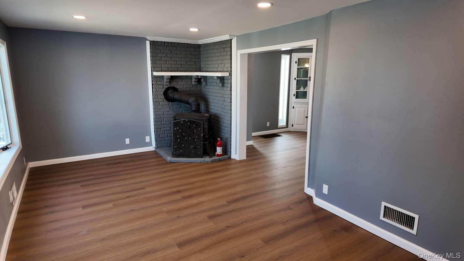 50 E Saint Marks Place Property Photo 4