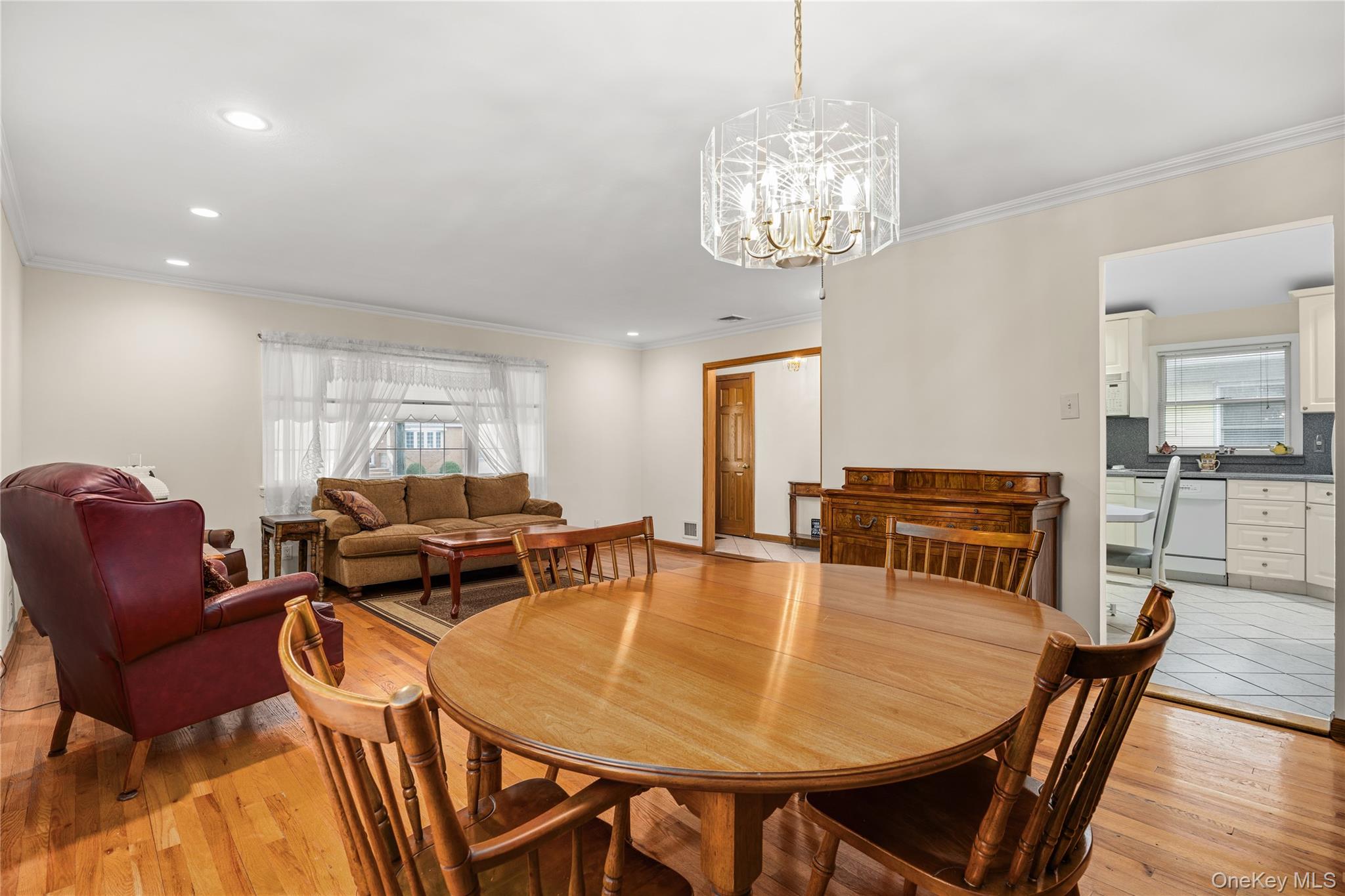 162-27 97th Street Property Photo 2