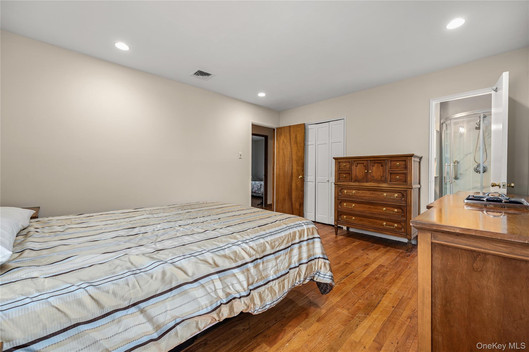 162-27 97th Street Property Photo 6