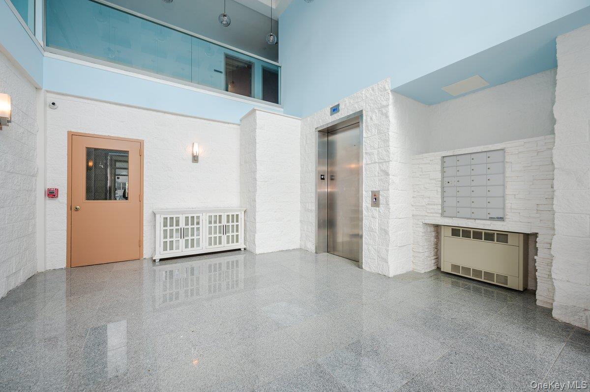 661 W Broadway 401 Property Photo 2