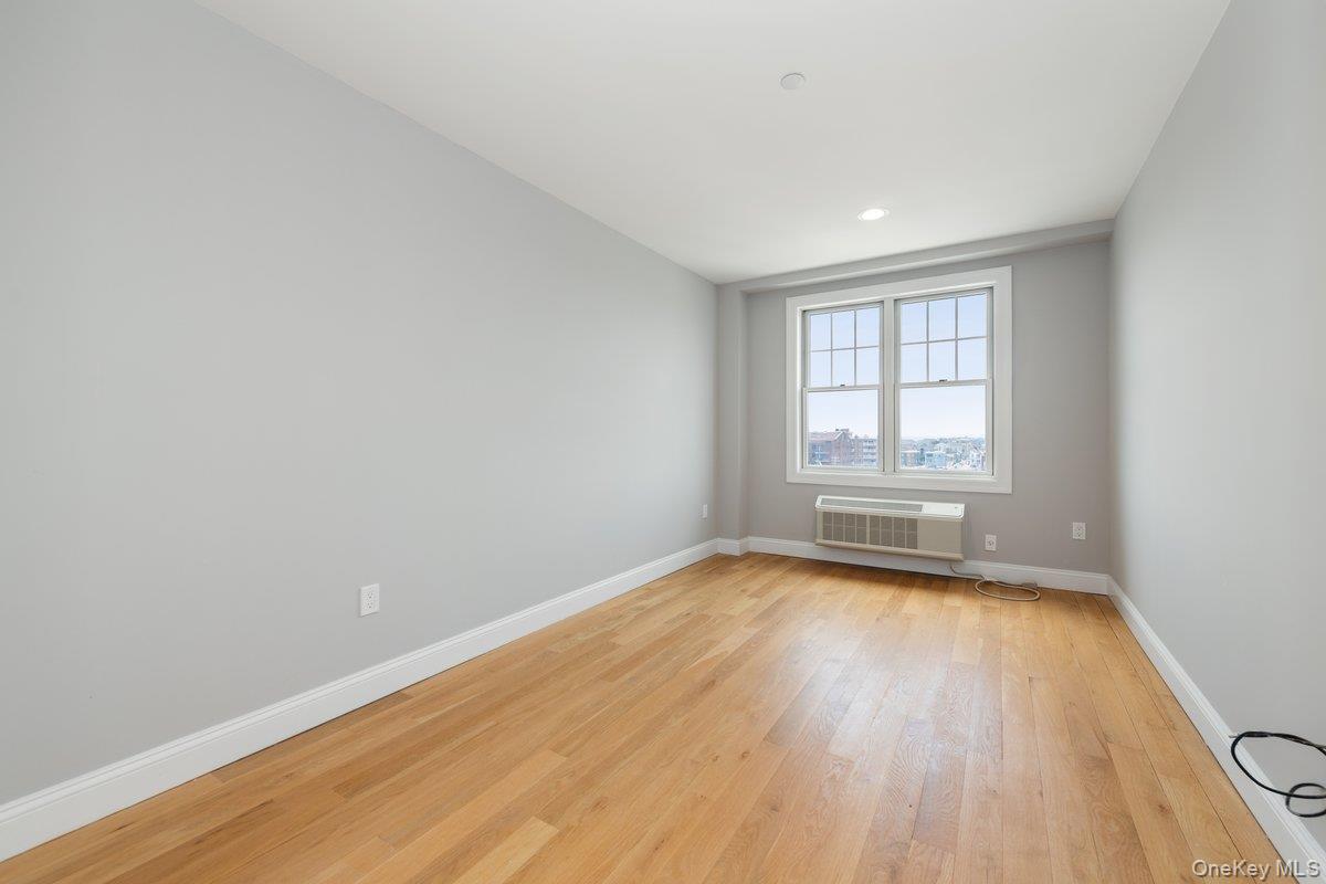 661 W Broadway 401 Property Photo 18