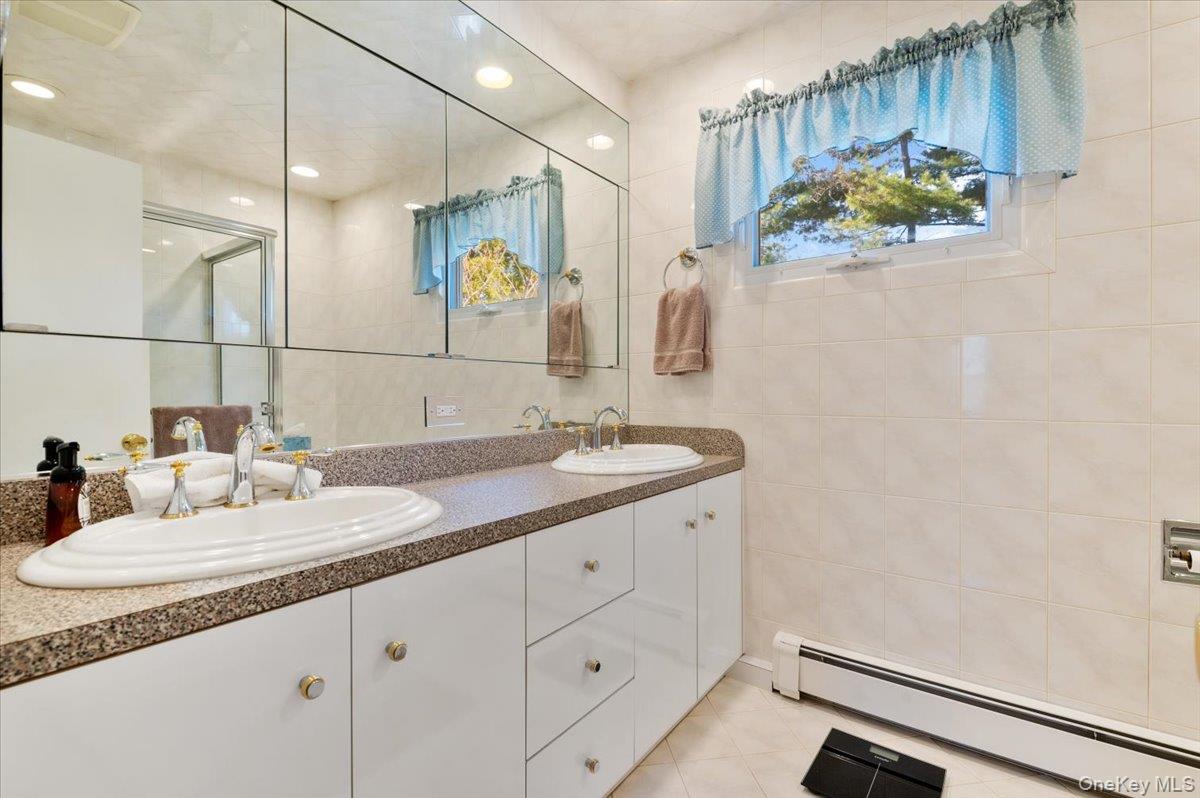 2187 Loines Avenue Property Photo 19