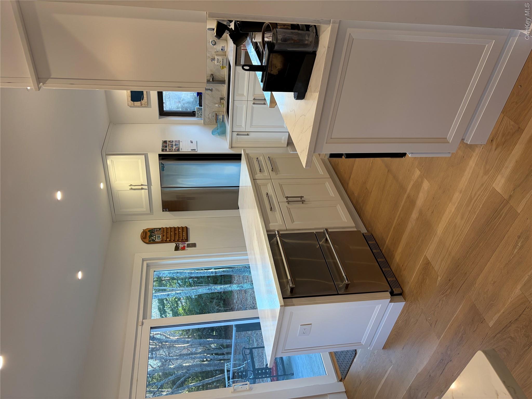 40 Bonac Wood Lane Property Photo 7