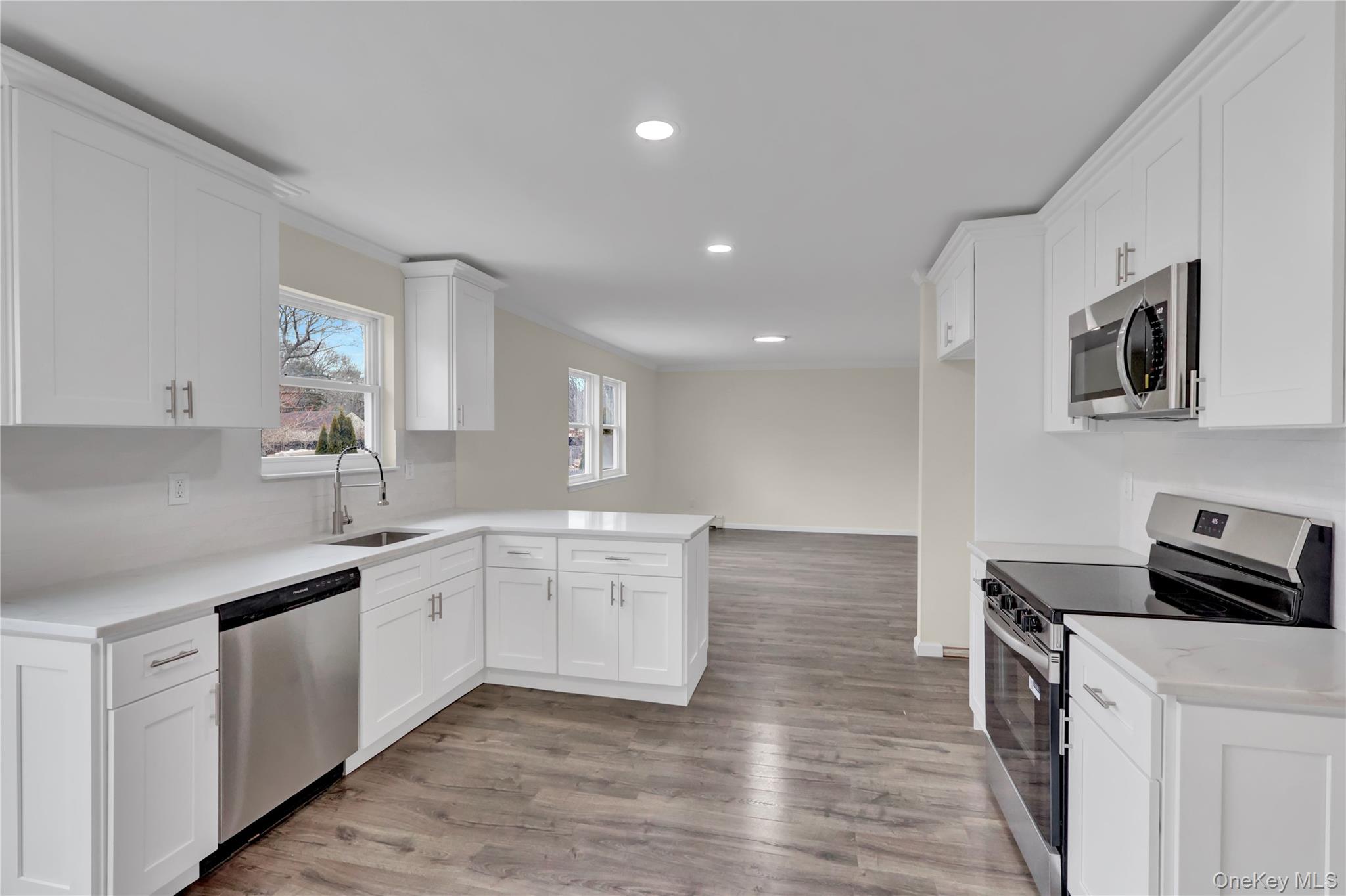 85 Patchogue Avenue Property Photo 10