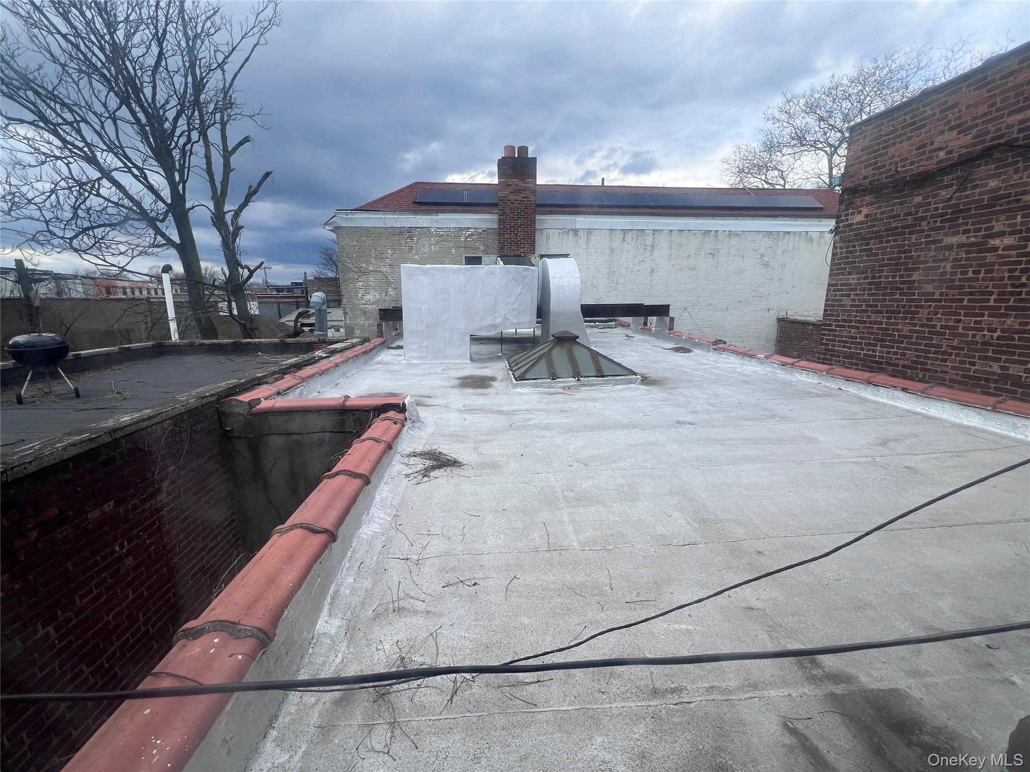 5017 Avenue D Property Photo 2