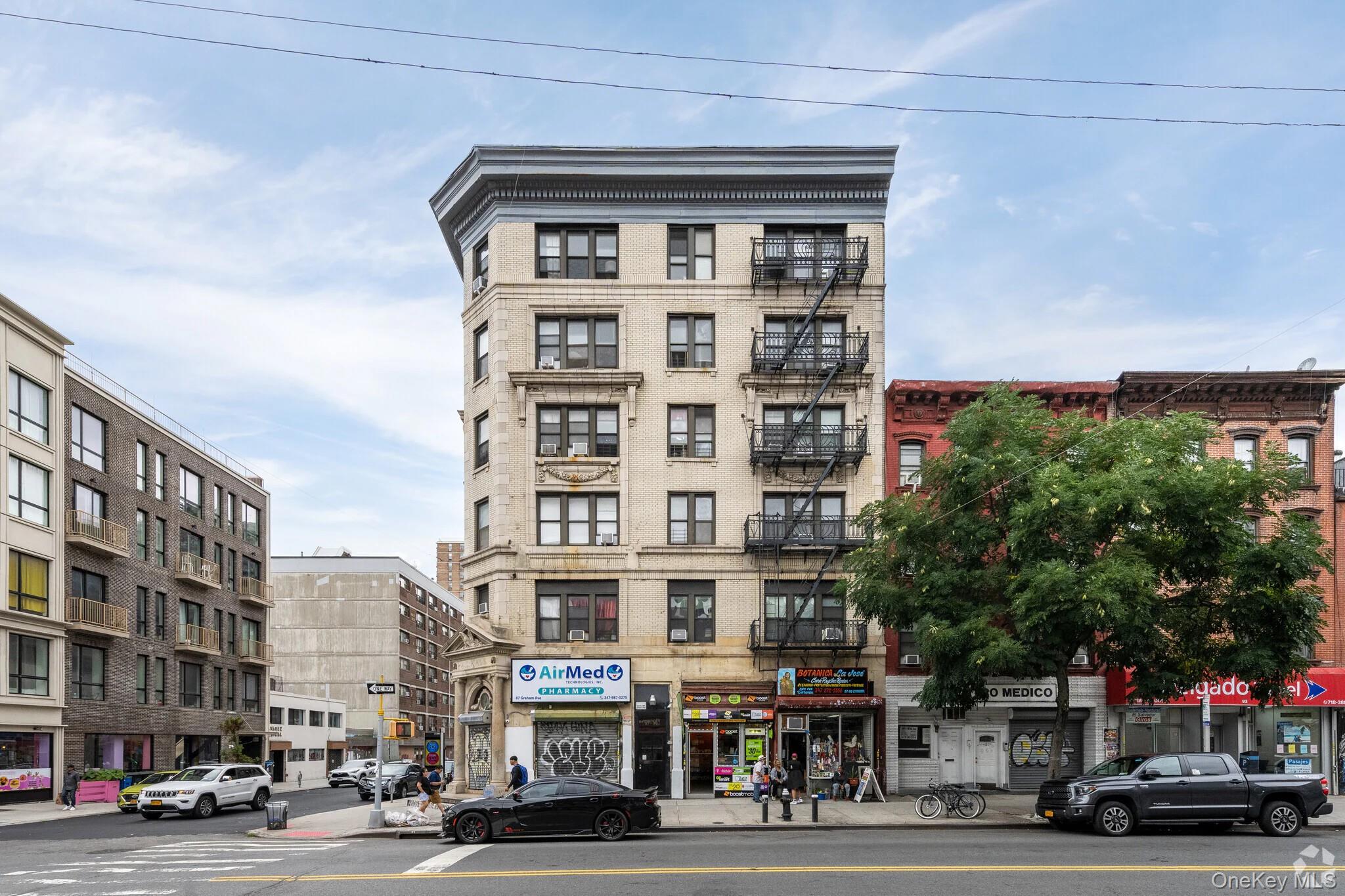 87 Graham Avenue Property Photo 2