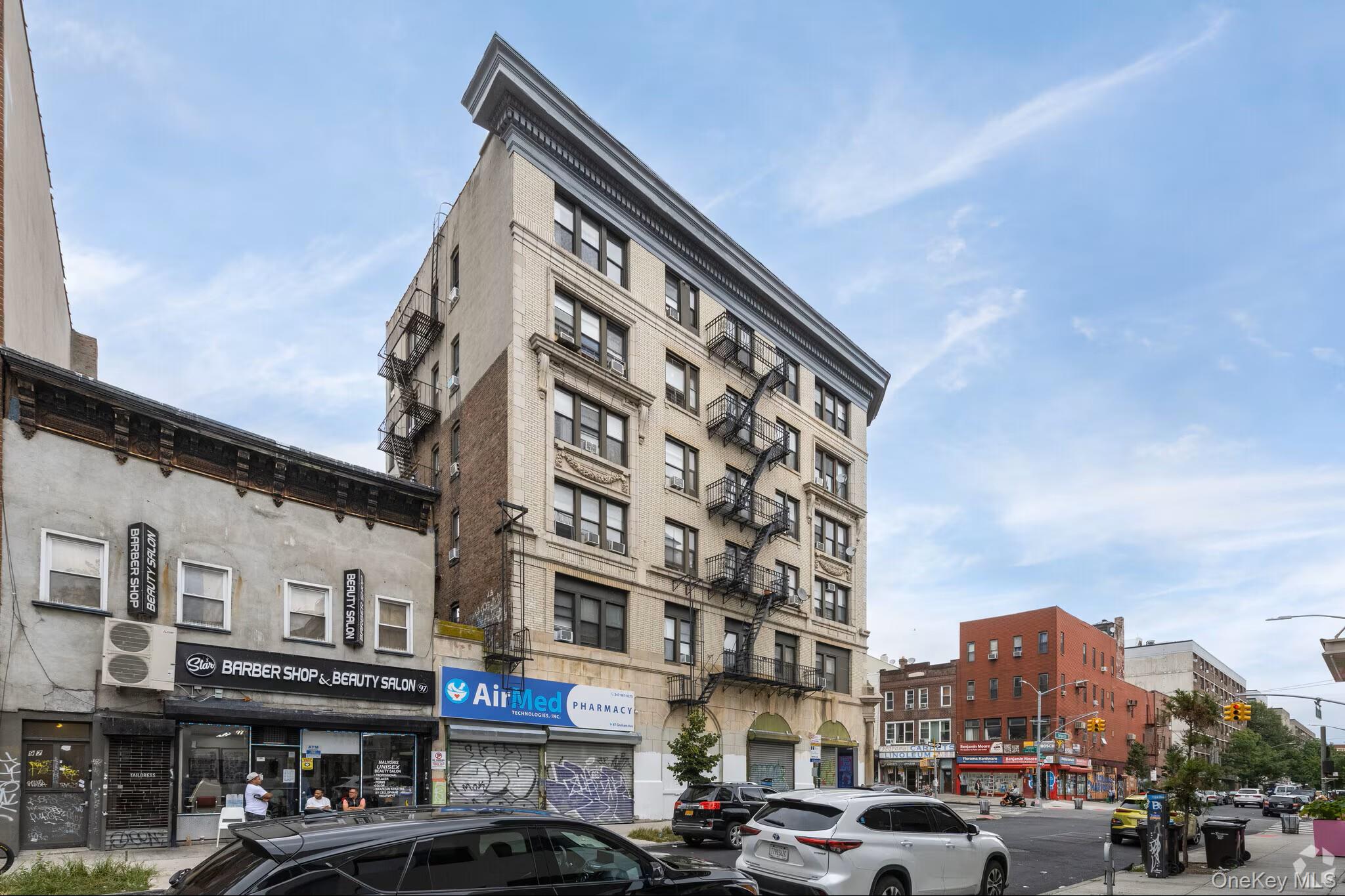 87 Graham Avenue Property Photo 3